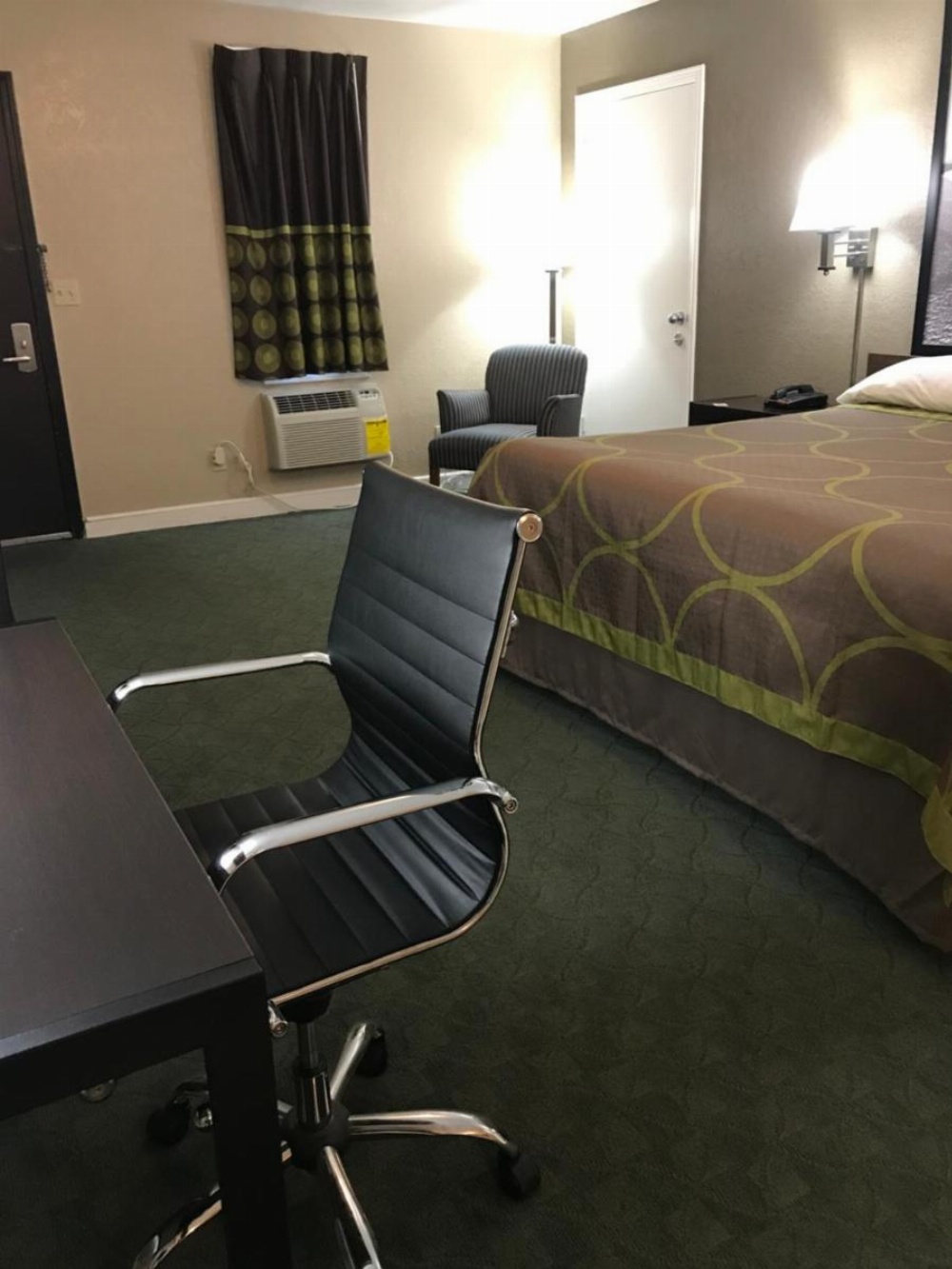 King Room - Non-Smoking